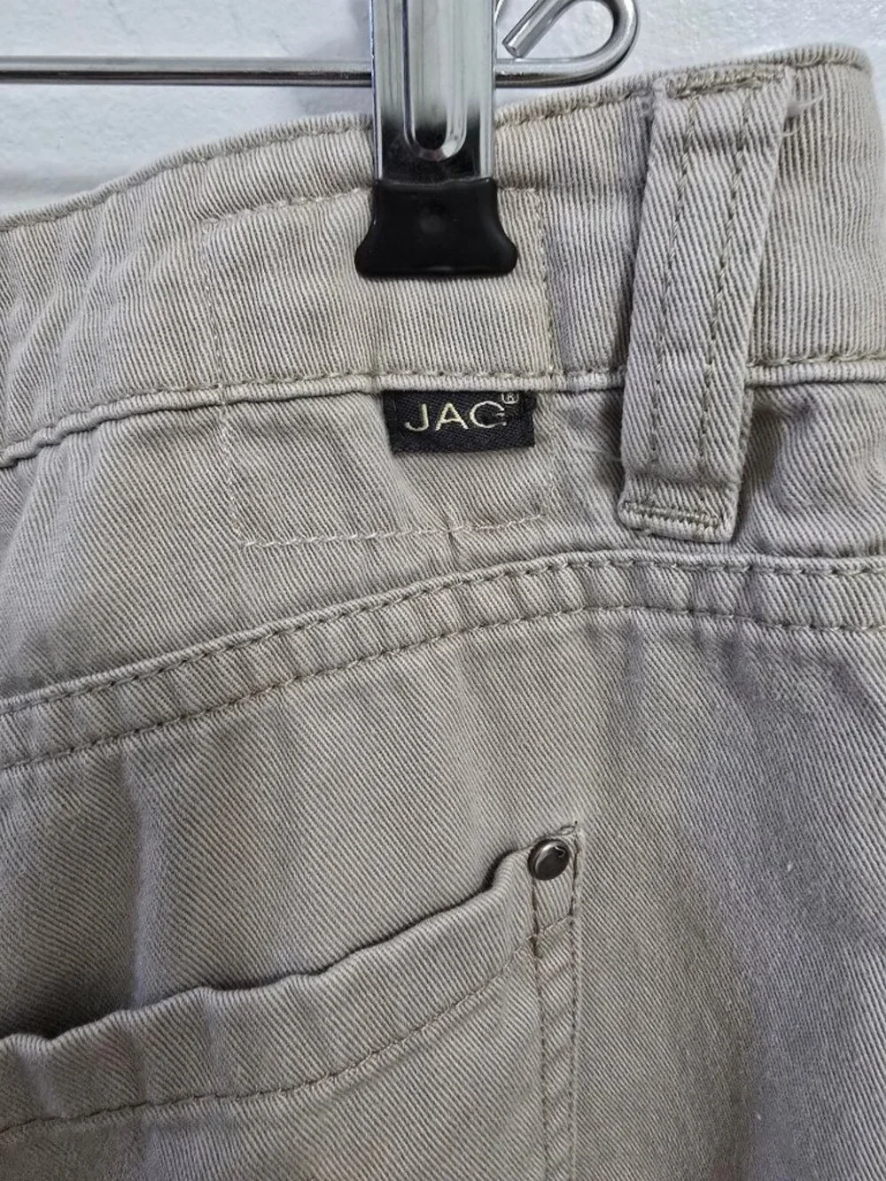 JAG Womens Size 10 Beige Capri Pants Classic Fit Comfortable - Picture 6 of 10